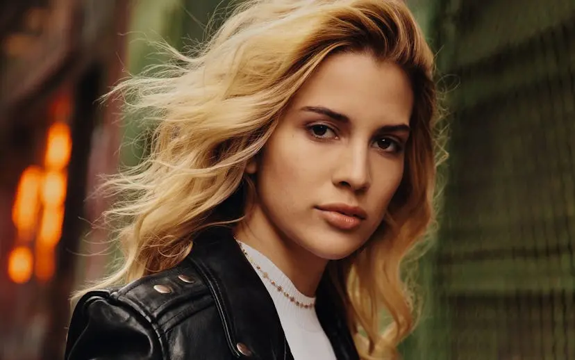 Kenya Kinski-Jones Das faszinierende Leben zwischen Mode, Film und Hollywood-Erbe
