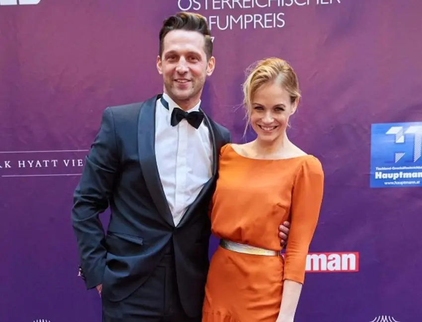 Alexander Kumptner Freundin Wer ist die Frau an seiner Seite