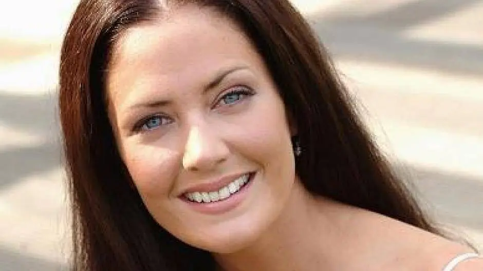 Yve Burbach 2025 – Karriere, Leben und Erfolg der deutschen Schauspielerin